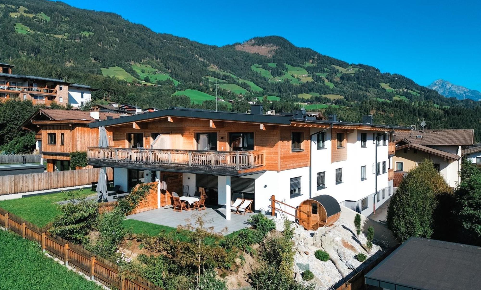 Zillerheart - Balcony Und Car Park By Alpenluxus Appartements Fügen Dış mekan fotoğraf