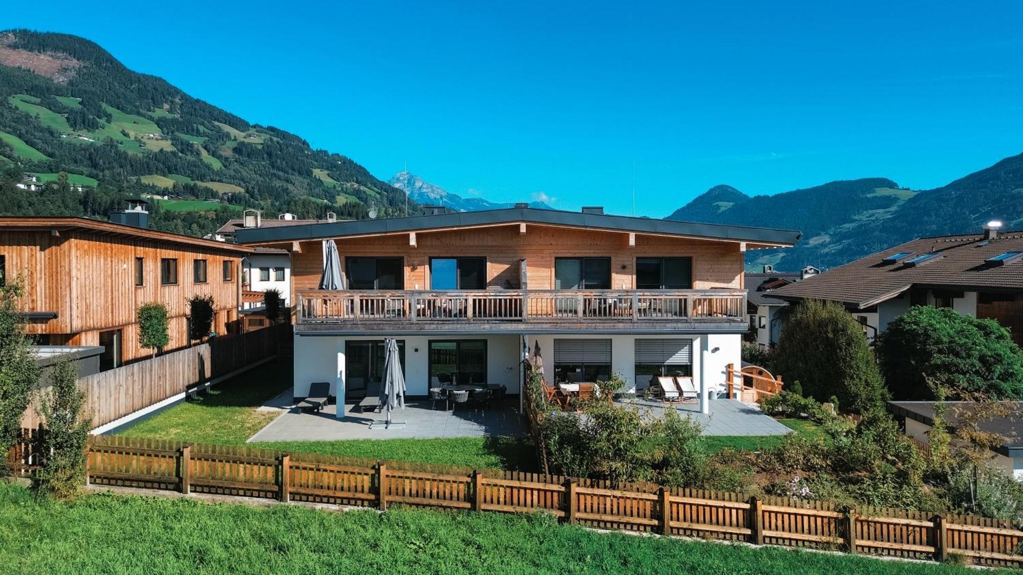 Zillerheart - Balcony Und Car Park By Alpenluxus Appartements Fügen Dış mekan fotoğraf